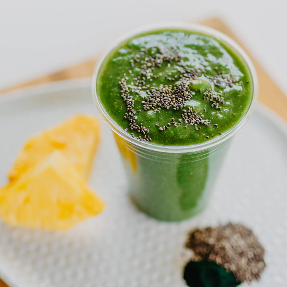 Hawaiian Cocktail Smoothie - Pineapple, Mango, Lime, Spirulina, Coconut Water, and Chia Seeds